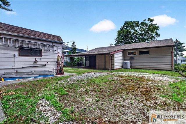 117 Kendall Drive, Parlin, NJ 08859