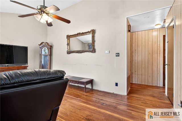117 Kendall Drive, Parlin, NJ 08859
