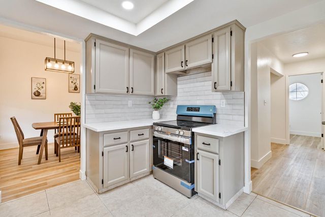 7330 N Woodrow Avenue, Fresno, CA 93720