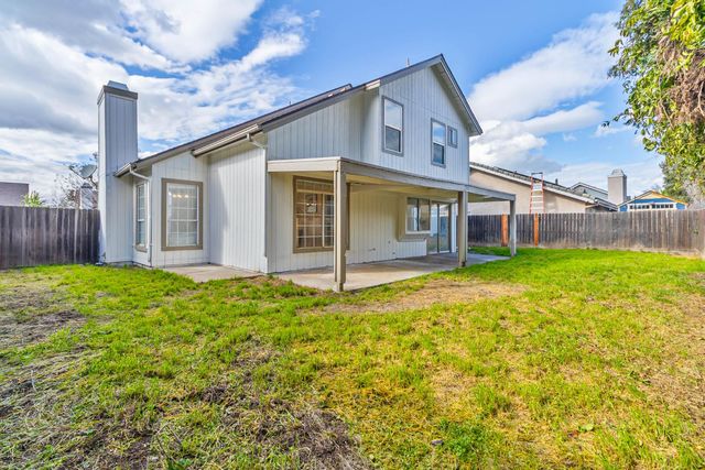 7330 N Woodrow Avenue, Fresno, CA 93720