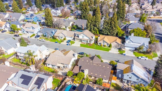 7330 N Woodrow Avenue, Fresno, CA 93720