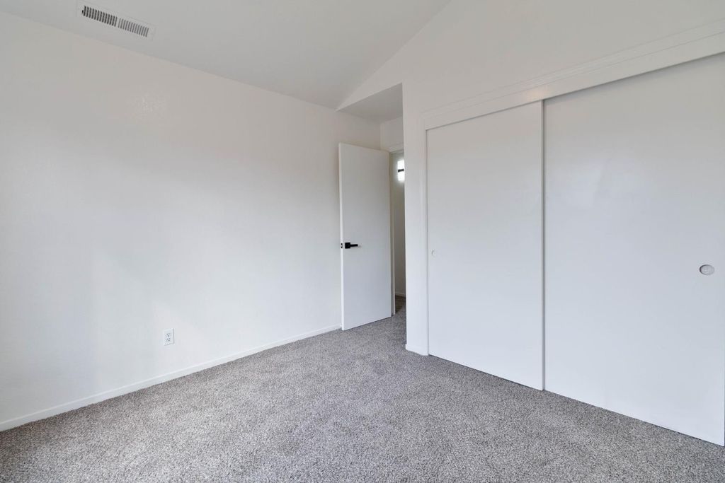 Image 29 of property listing at 7330 N Woodrow Avenue, Fresno, CA 93720