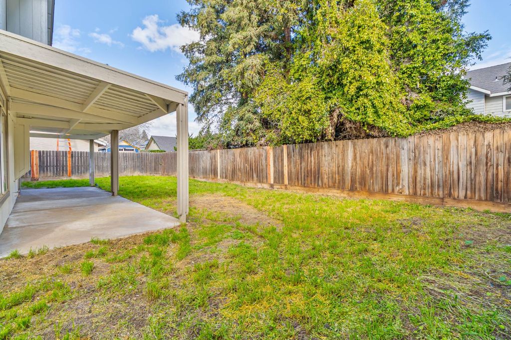 Image 36 of property listing at 7330 N Woodrow Avenue, Fresno, CA 93720