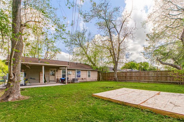 10538 Barada Street, Houston, TX 77034