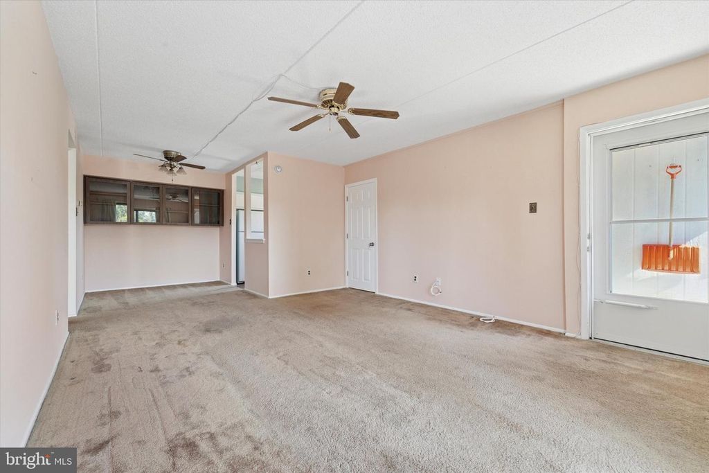 5200 HILLTOP DR #V13, Brookhaven, PA 19015