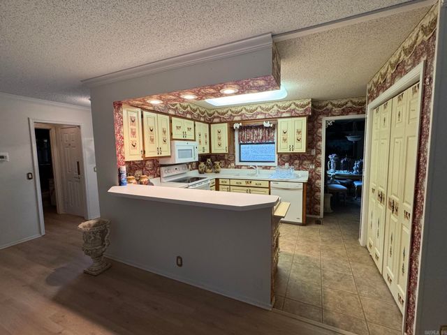 1 MANO WAY, Hot Springs Village, AR 71909