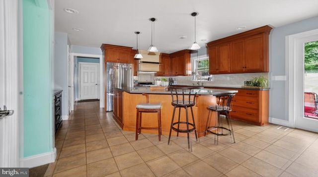 5325-L HAMMOND RD, New Holland, PA 17557