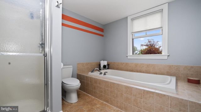 5325-L HAMMOND RD, New Holland, PA 17557