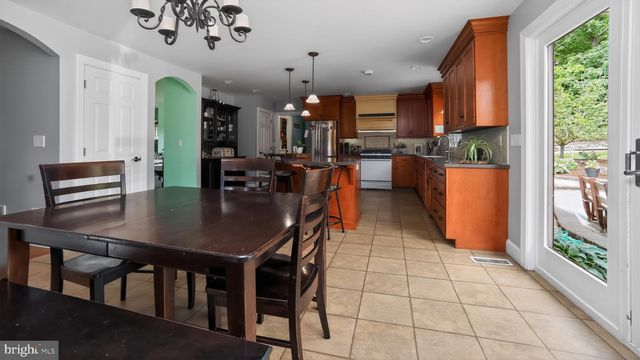 5325-L HAMMOND RD, New Holland, PA 17557