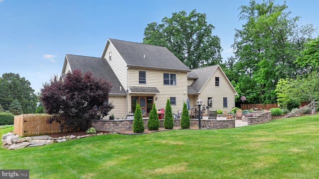 5325-L HAMMOND RD, New Holland, PA 17557