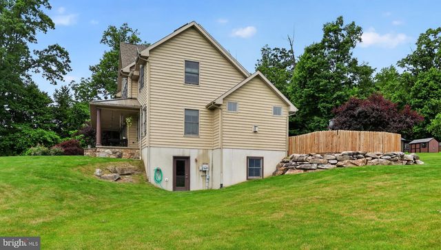 5325-L HAMMOND RD, New Holland, PA 17557