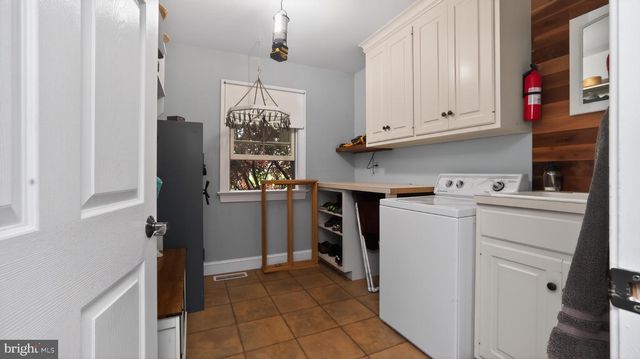 5325-L HAMMOND RD, New Holland, PA 17557
