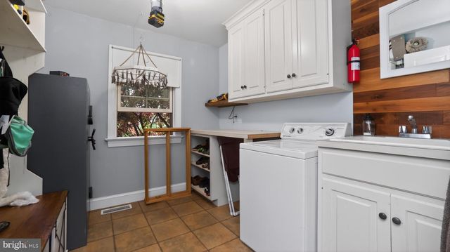 5325-L HAMMOND RD, New Holland, PA 17557