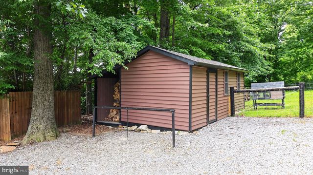 5325-L HAMMOND RD, New Holland, PA 17557