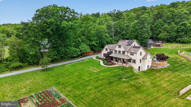 5325-L HAMMOND RD, New Holland, PA 17557
