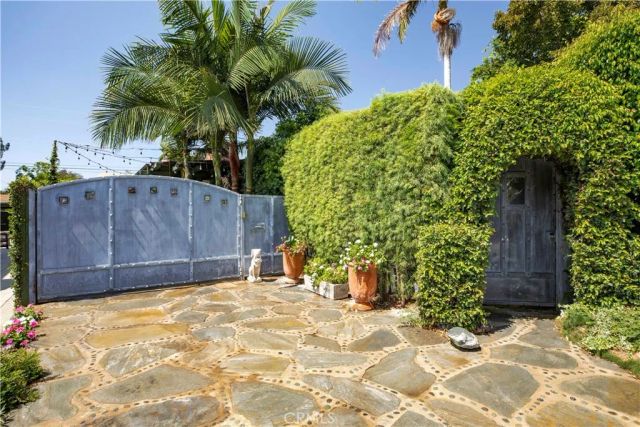 195 Parkwood Avenue, Pasadena, CA 91107