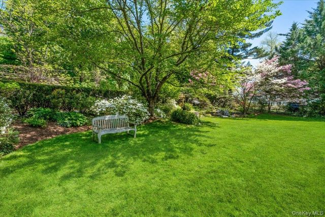 14 Bonnie Briar Lane, Larchmont, NY 10538