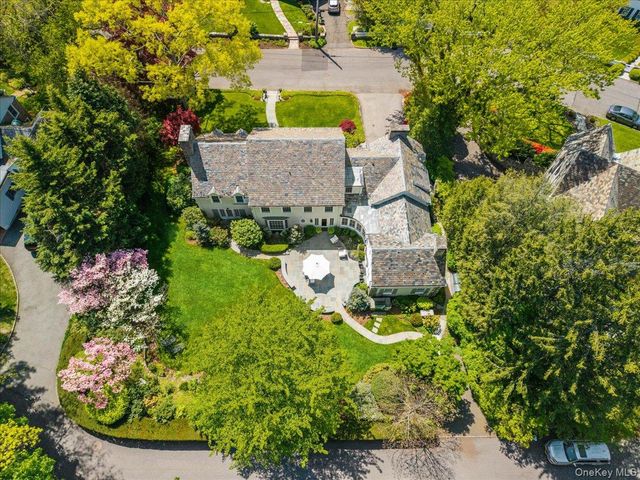14 Bonnie Briar Lane, Larchmont, NY 10538