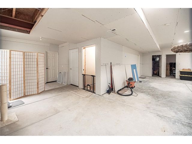 1000 Cochetopa Dr, Larkspur, CO 80118