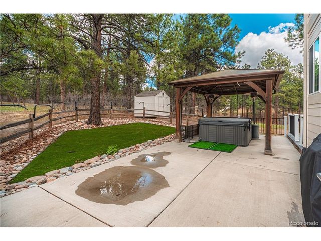 1000 Cochetopa Dr, Larkspur, CO 80118