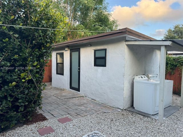 1756 NW 94th Street Back, Miami, FL 33147