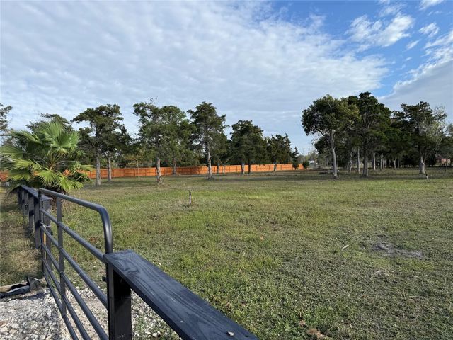 6407 Avenue O, Santa Fe, TX 77510