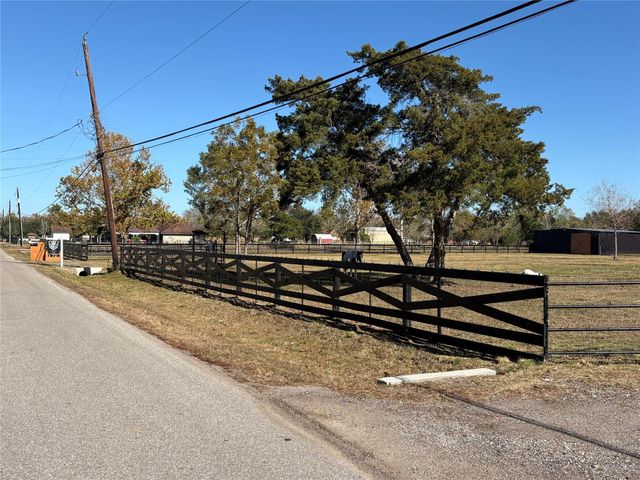 6407 Avenue O, Santa Fe, TX 77510