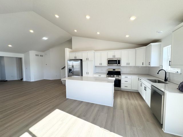 1924 Ironwood Drive, Carver, MN 55315