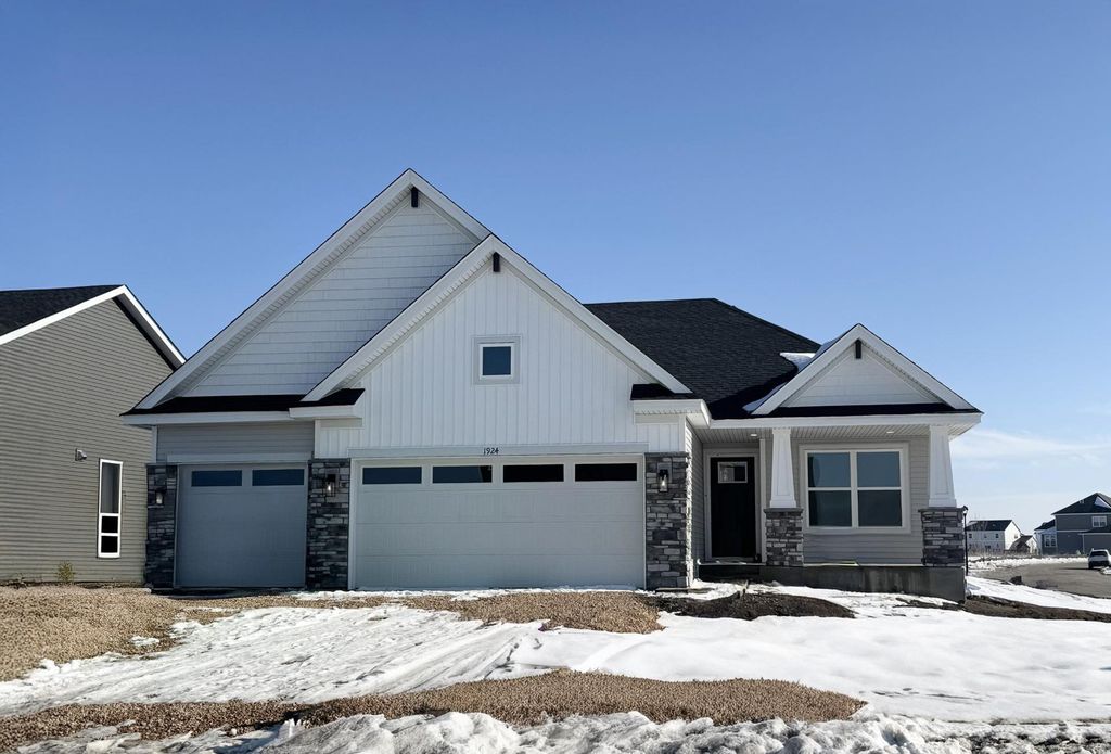 1924 Ironwood Drive, Carver, MN 55315