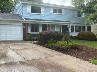 29621 Fernhill Drive, Farmington Hills, MI 48334