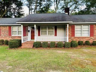 504 N Adair Street, Clinton, SC 29325