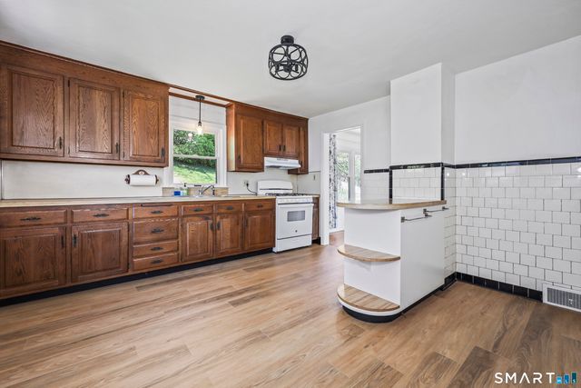 53 Glenview Avenue, Waterbury, CT 06708