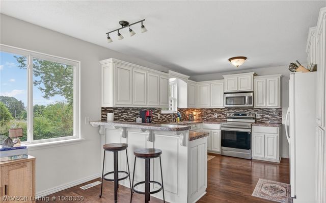 812 N 8th Street, Van Buren, AR 72956