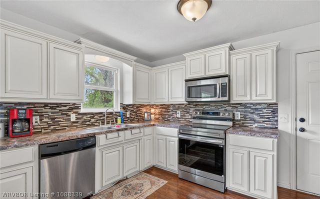 812 N 8th Street, Van Buren, AR 72956