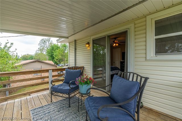 812 N 8th Street, Van Buren, AR 72956