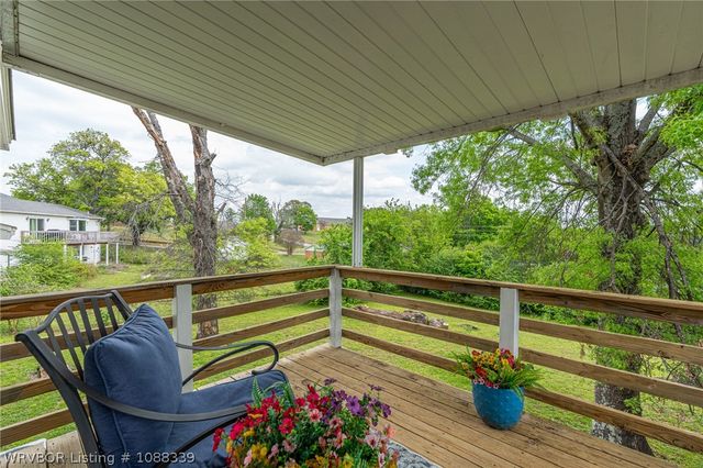 812 N 8th Street, Van Buren, AR 72956