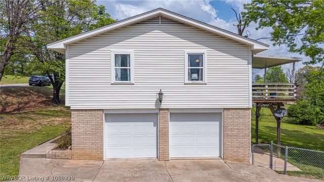 812 N 8th Street, Van Buren, AR 72956