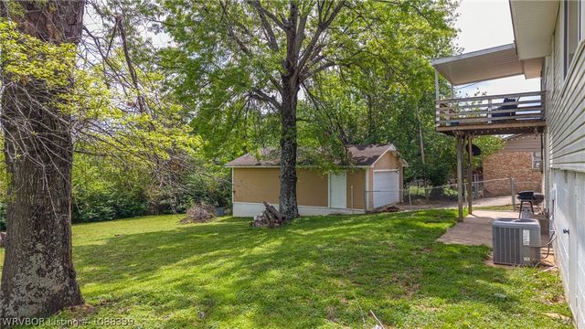 812 N 8th Street, Van Buren, AR 72956