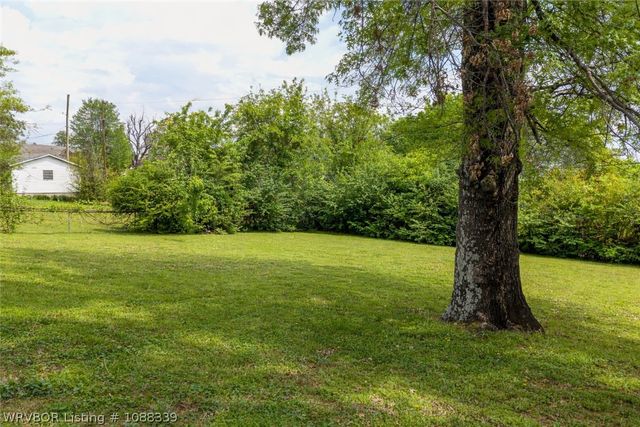 812 N 8th Street, Van Buren, AR 72956