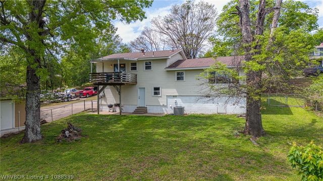 812 N 8th Street, Van Buren, AR 72956