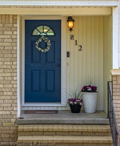 812 N 8th Street, Van Buren, AR 72956