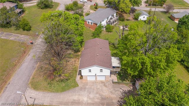 812 N 8th Street, Van Buren, AR 72956