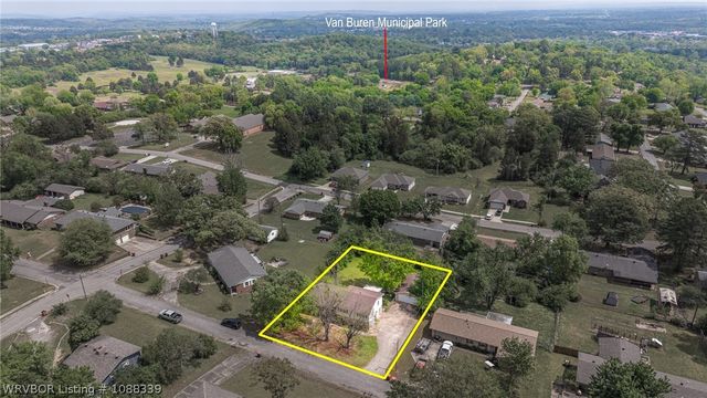 812 N 8th Street, Van Buren, AR 72956