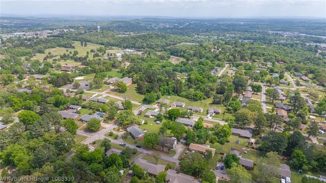 812 N 8th Street, Van Buren, AR 72956