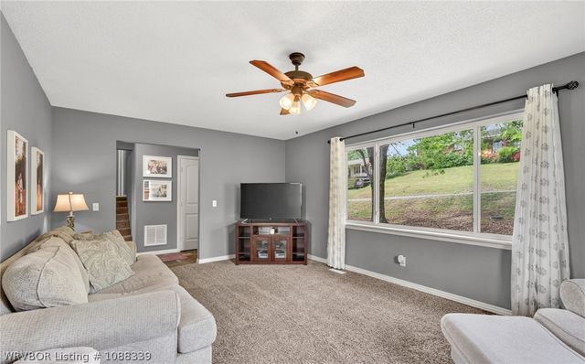 812 N 8th Street, Van Buren, AR 72956