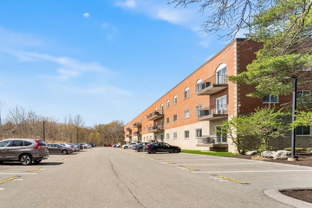 45 Loomis St 108, Malden, MA 02148