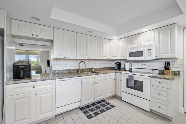 6000 NW 2nd Avenue 338, Boca Raton, FL 33487