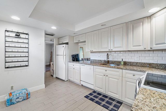 6000 NW 2nd Avenue 338, Boca Raton, FL 33487