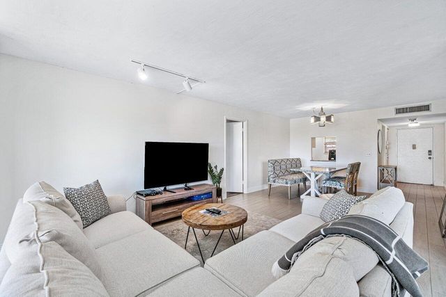 6000 NW 2nd Avenue 338, Boca Raton, FL 33487