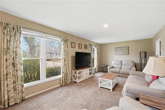 7620 E 100th Street, Kansas City, MO 64134